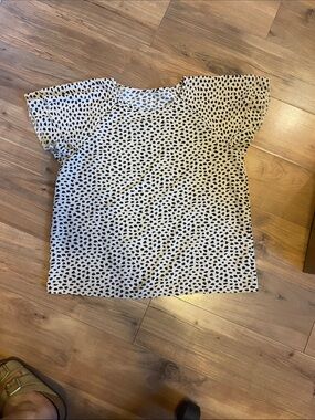 Black Dot Print Flutter Short Sleeve Top - beige Background
